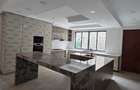 6 Bed House with En Suite at Lavington Green - 13