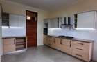 5 Bed Townhouse with En Suite in Lavington - 3