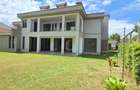 6 Bed Townhouse with En Suite at Lavington Green - 8