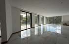 5 Bed Villa with En Suite in Nyari - 2