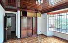 5 Bed House with En Suite in Runda - 9