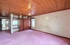 4 Bed Townhouse with En Suite at Valley Arcade - 10