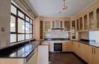 5 Bed House with En Suite in Lavington - 6