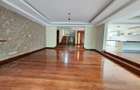 5 Bed Townhouse with En Suite in Lavington - 8