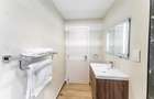 Serviced 2 Bed Apartment with En Suite at Riverside Drive - 11