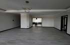 3 Bed Apartment with En Suite at Riverside Drive - 10
