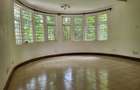 5 Bed Townhouse with En Suite in Rosslyn - 10