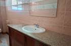 6 Bed House with En Suite at Off Redhill Dr - 13
