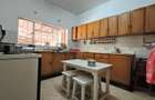 5 Bed House with Garden in Parklands - 3