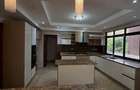 4 Bed Apartment with En Suite at Riverside Drive - 2