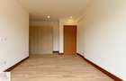 3 Bed Apartment with En Suite at City Park Drive - 9