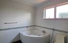 4 Bed Apartment with En Suite at Brookside Drive - 15