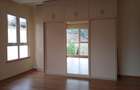 4 Bed House with En Suite in Runda - 12