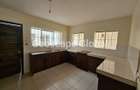 4 Bed Villa with En Suite in Spring Valley - 4