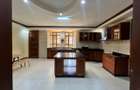 5 Bed House with En Suite in Runda - 12