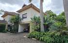 5 Bed Townhouse with En Suite at Lavington Green - 6