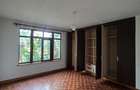 5 Bed Townhouse with En Suite in Lavington - 9