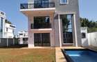 5 Bed Townhouse with En Suite in Lavington - 1