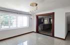 5 Bed House with En Suite in Rosslyn - 11