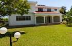 5 Bed House with En Suite in Runda - 20