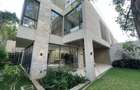 5 Bed Townhouse in Riverside - 1