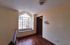 5 Bed Townhouse with En Suite in Lavington - 12