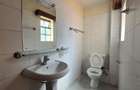 5 Bed House with En Suite in Loresho - 12