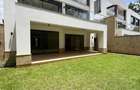 5 Bed House with En Suite in Westlands Area - 1
