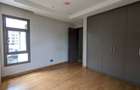 3 Bed Apartment with Gym in Riverside - 11