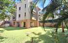 5 Bed Townhouse with En Suite at Lavington. - 4