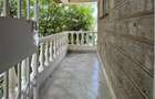 5 Bed Townhouse with En Suite in Lavington - 4