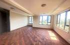 4 Bed Apartment in Riverside - 4