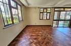 6 Bed House with En Suite in Lavington - 7