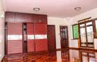 5 Bed Townhouse with En Suite at Lavington - 6