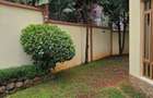 5 Bed Townhouse with En Suite at Lavington - 14
