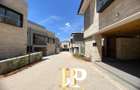5 Bed Townhouse with En Suite in Brookside - 5