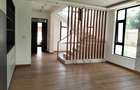 5 Bed Townhouse with En Suite in Lavington - 13