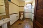 4 Bed Apartment with En Suite at Riverside Drive - 14