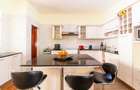 3 Bed Apartment with En Suite in State House - 6