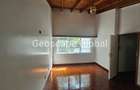 4 Bed House with En Suite in Rosslyn - 14