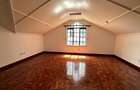 4 Bed Townhouse with En Suite in Lavington - 9