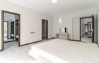 3 Bed Apartment with En Suite in Riverside - 8