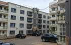 3 Bed Apartment with En Suite at Lantana Rd - 18