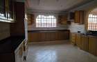 5 Bed House with En Suite at Greenspot Area - 9