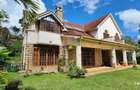 4 Bed House with Swimming Pool at Rosslyn - 2