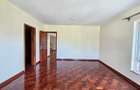 5 Bed House with En Suite in Lavington - 11