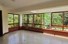 5 Bed Townhouse with En Suite in Spring Valley - 12