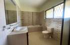 5 Bed Townhouse with En Suite in Lavington - 7