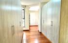 6 Bed Townhouse with En Suite in Nyari - 11