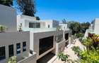 5 Bed Townhouse with En Suite at Lavington - 1